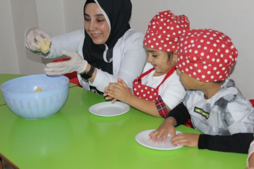 Neptün ve Mars sınıfı minikleri bu haftaki mutfak etkinliği