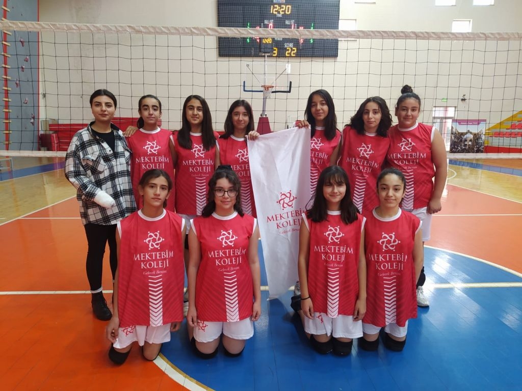 Yıldız Kızlar Voleybol takımımız 