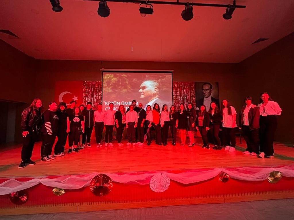 19 MAYIS ATATÜRK'Ü ANMA, GENÇLİK VE SPOR BAYRAMI GÖSTERİMİZ 