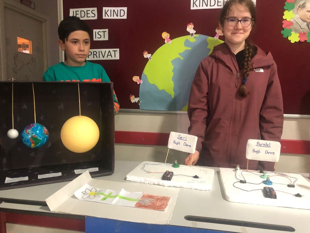 Ortaokul öğrencilerimiz ile Bilim Şenliği Duzenlendi
