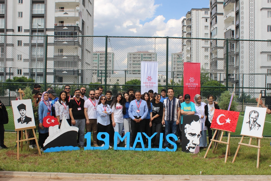 Mektebim Koleji olarak, Atatürk'ü Anma, Gençlik ve Spor Bayramımızı kutluyor, gençlerimizin enerjisiyle ülkemizi daha ileriye taşıma kararlılığımızı bir kez daha yineliyoruz.