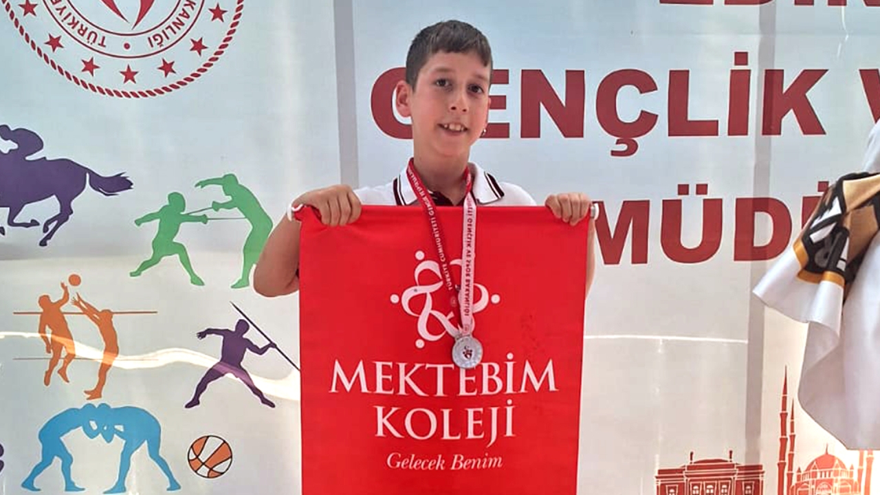 Yağız Kayra Çalışkan’dan Yüzmede Gurur Veren Başarı!