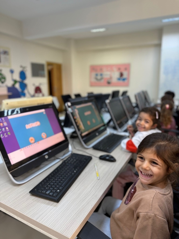 BİLİŞİM KODLAMA ATÖLYESİ DERSLERİMİZ MEKTEBİM BEYKENT KAMPÜS ATÖLYESİNDE 